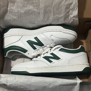 New Balance White and Dark Green Sneakers


Never worn